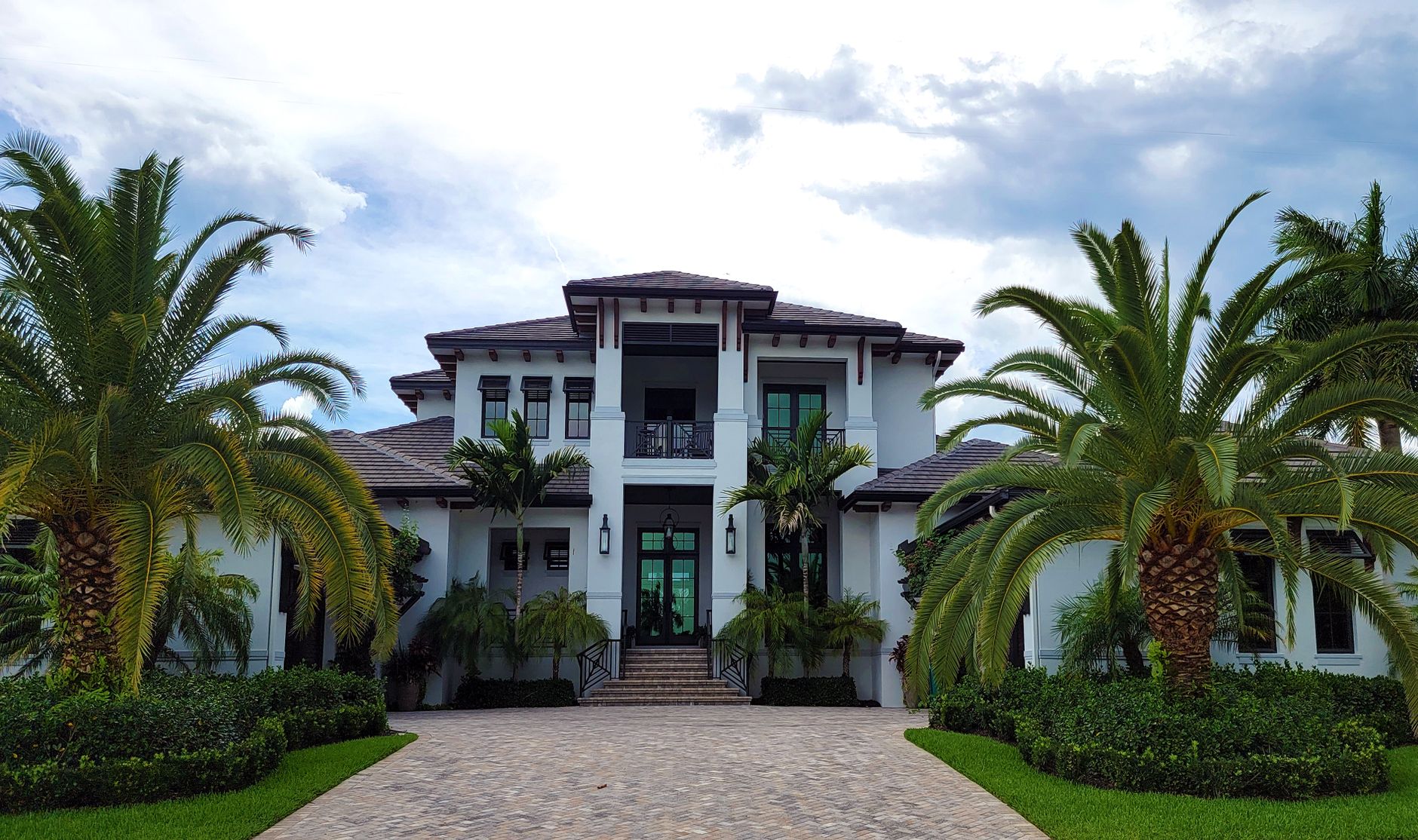 Tampa Real Estate Guide to Custom Homes and Luxury Living